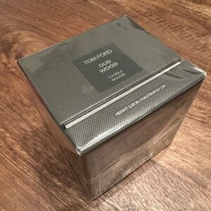 NIB Tom Ford Oud Wood candle